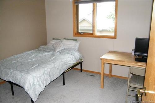 5606 46 Avenue West, Forestburg, AB - Indoor Photo Showing Bedroom