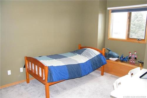 5606 46 Avenue West, Forestburg, AB - Indoor Photo Showing Bedroom