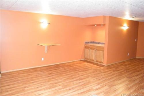 5606 46 Avenue West, Forestburg, AB - Indoor Photo Showing Other Room