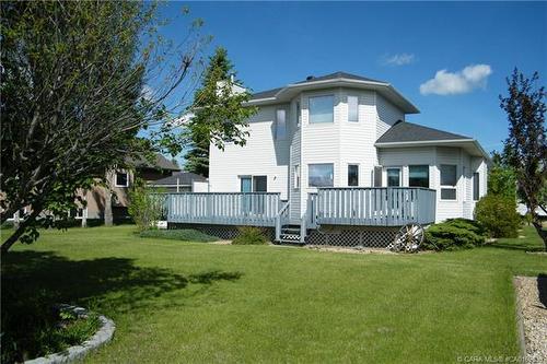 5606 46 Avenue West, Forestburg, AB - Outdoor With Deck Patio Veranda