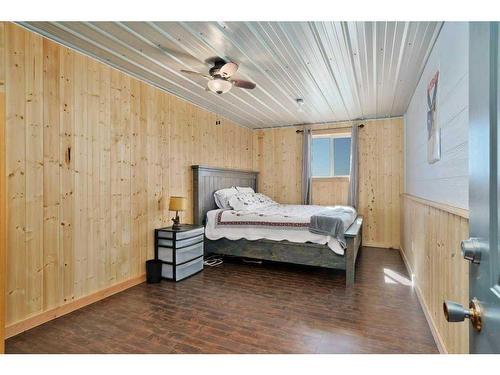 353022 Range Road 4-3, Rural Clearwater County, AB - Indoor Photo Showing Bedroom