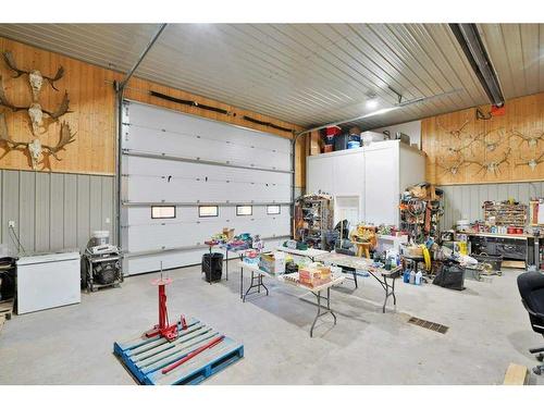 353022 Range Road 4-3, Rural Clearwater County, AB - Indoor Photo Showing Garage