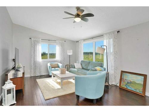 353022 Range Road 4-3, Rural Clearwater County, AB - Indoor Photo Showing Living Room