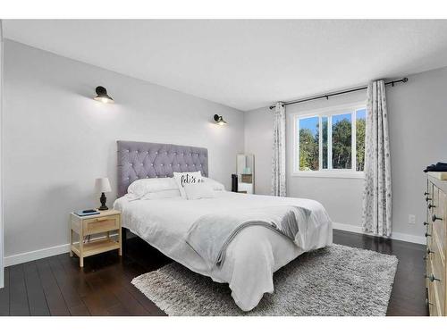 353022 Range Road 4-3, Rural Clearwater County, AB - Indoor Photo Showing Bedroom