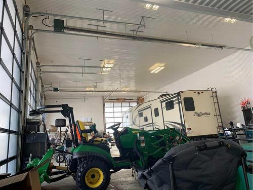 4334 49 Street, Hardisty, AB - Indoor Photo Showing Garage