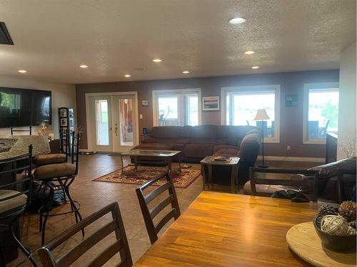 4334 49 Street, Hardisty, AB - Indoor Photo Showing Living Room