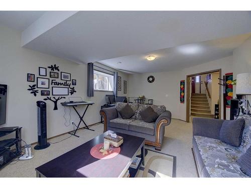 83 Vanier Drive, Red Deer, AB - Indoor Photo Showing Living Room