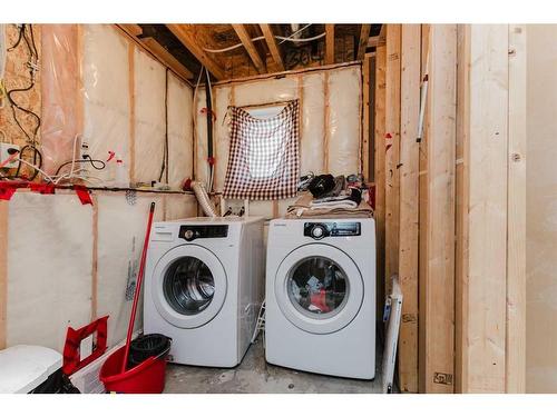 518 Lancaster Drive, Red Deer, AB - Indoor Photo Showing Laundry Room