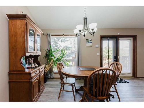 518 Lancaster Drive, Red Deer, AB - Indoor Photo Showing Dining Room