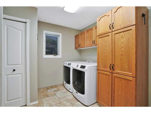 6406 55 Avenue, Ponoka, AB - Indoor Photo Showing Laundry Room