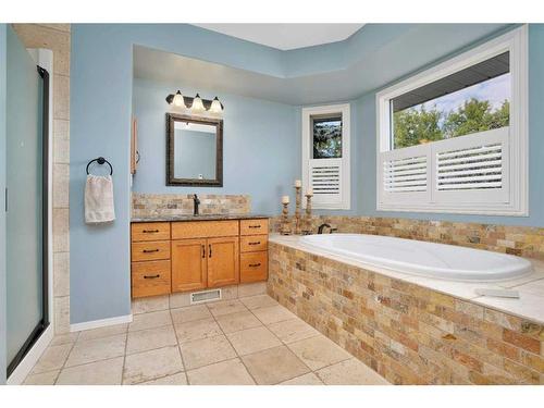 6406 55 Avenue, Ponoka, AB - Indoor Photo Showing Bathroom