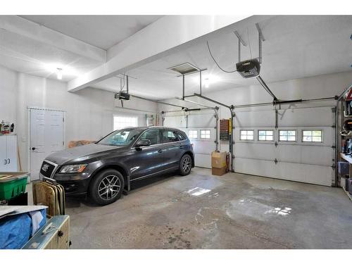 6406 55 Avenue, Ponoka, AB - Indoor Photo Showing Garage