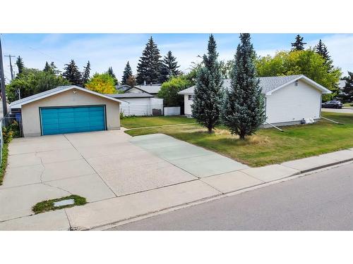 3546 46 Street, Red Deer, AB - Outdoor