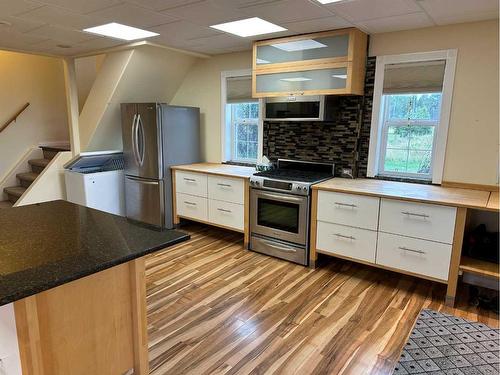 60049 Township Road 36-2, Rural Clearwater County, AB - Indoor Photo Showing Kitchen