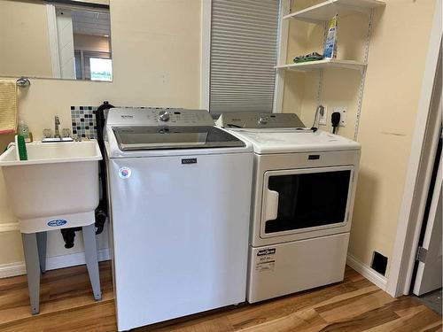 60049 Township Road 36-2, Rural Clearwater County, AB - Indoor Photo Showing Laundry Room