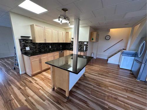 60049 Township Road 36-2, Rural Clearwater County, AB - Indoor Photo Showing Kitchen With Double Sink