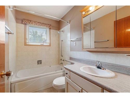 4221 33 Street, Red Deer, AB - Indoor Photo Showing Bathroom