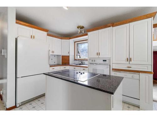 4221 33 Street, Red Deer, AB - Indoor Photo Showing Kitchen