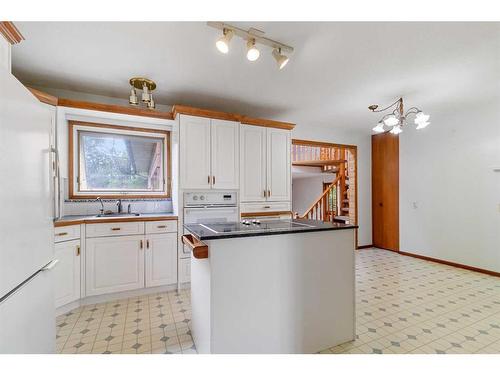 4221 33 Street, Red Deer, AB - Indoor Photo Showing Kitchen