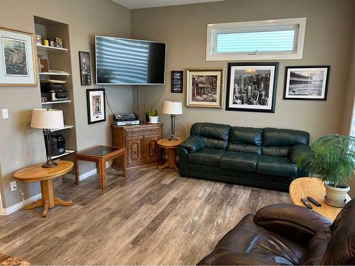 50 Village Crescent, Red Deer, AB - Indoor Photo Showing Living Room