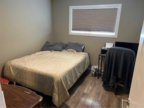 50 Village Crescent, Red Deer, AB - Indoor Photo Showing Bedroom