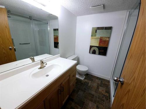 201-49 Bennett Street, Red Deer, AB - Indoor Photo Showing Bathroom