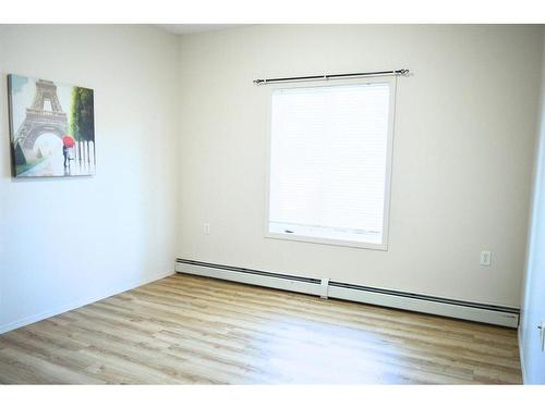 105-80 Kelloway Crescent, Red Deer, AB - Indoor Photo Showing Other Room