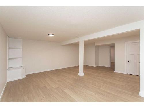 3931 38 Avenue, Red Deer, AB - Indoor Photo Showing Other Room