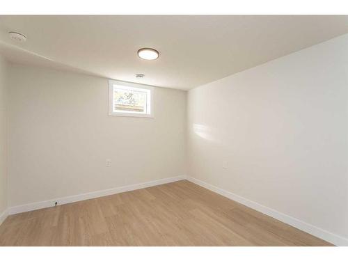 3931 38 Avenue, Red Deer, AB - Indoor Photo Showing Other Room