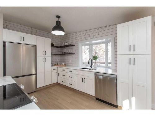 3931 38 Avenue, Red Deer, AB - Indoor Photo Showing Kitchen With Stainless Steel Kitchen