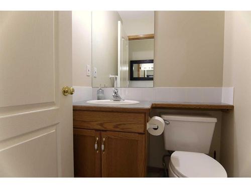 5015 48 Street, Sylvan Lake, AB - Indoor Photo Showing Bathroom