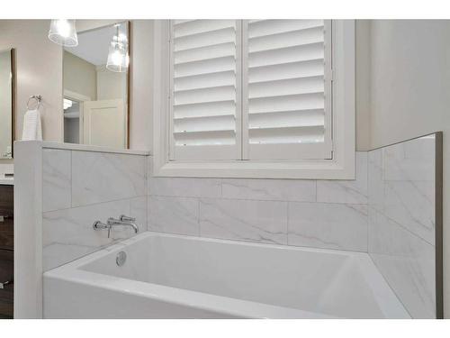 8 Sweetgrass Place, Sylvan Lake, AB - Indoor Photo Showing Bathroom