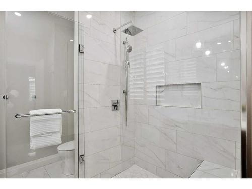 8 Sweetgrass Place, Sylvan Lake, AB - Indoor Photo Showing Bathroom