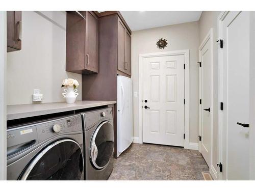 8 Sweetgrass Place, Sylvan Lake, AB - Indoor Photo Showing Laundry Room