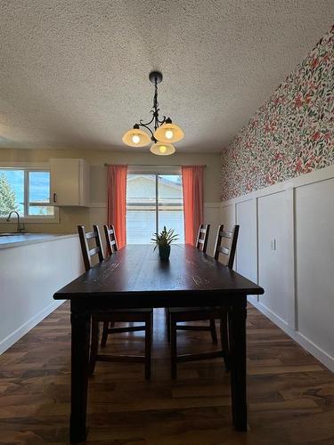 4309 75 Street, Camrose, AB - Indoor Photo Showing Dining Room