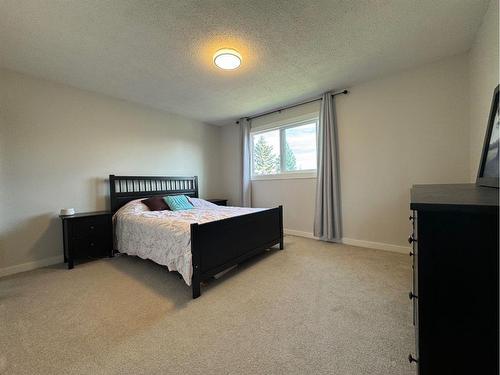 4309 75 Street, Camrose, AB - Indoor Photo Showing Bedroom