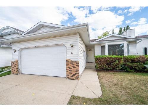 88 Dunham Close, Red Deer, AB - Outdoor