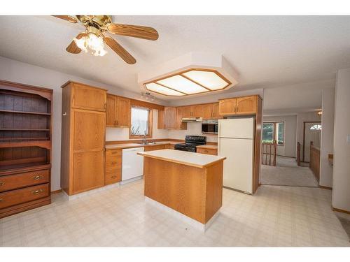 88 Dunham Close, Red Deer, AB - Indoor Photo Showing Kitchen