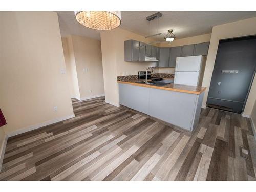 46 Grant Street, Red Deer, AB - Indoor Photo Showing Kitchen