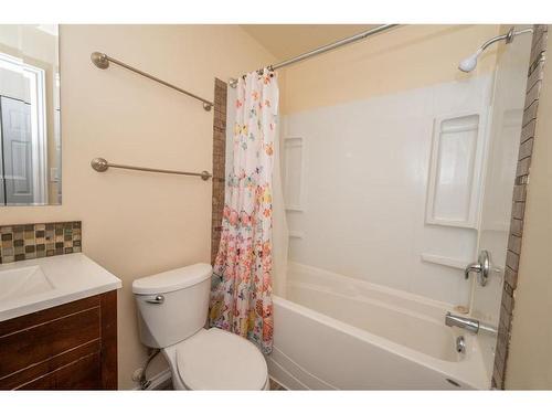 46 Grant Street, Red Deer, AB - Indoor Photo Showing Bathroom