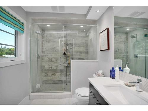 4607 45 Street, Red Deer, AB - Indoor Photo Showing Bathroom