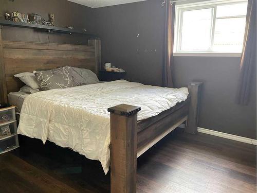 4607 4A Street South, Boyle, AB - Indoor Photo Showing Bedroom