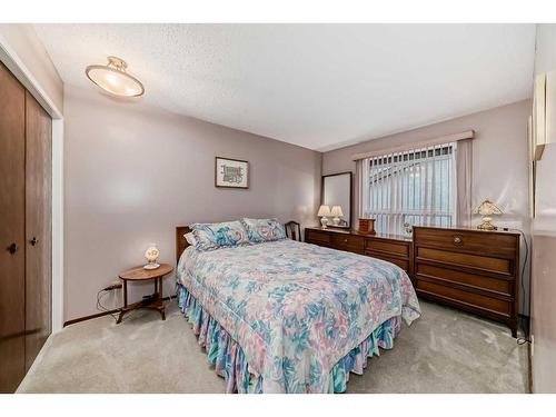 16 Cameron Crescent, Red Deer, AB - Indoor Photo Showing Bedroom