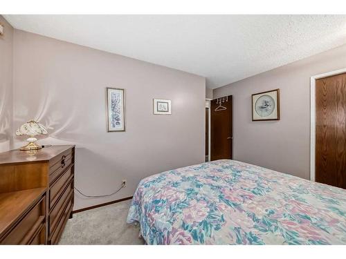 16 Cameron Crescent, Red Deer, AB - Indoor Photo Showing Bedroom