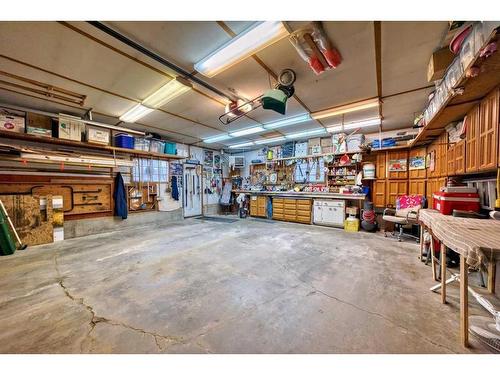 16 Cameron Crescent, Red Deer, AB - Indoor Photo Showing Garage