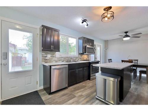 6406 35 Avenue, Camrose, AB - Indoor Photo Showing Kitchen With Upgraded Kitchen