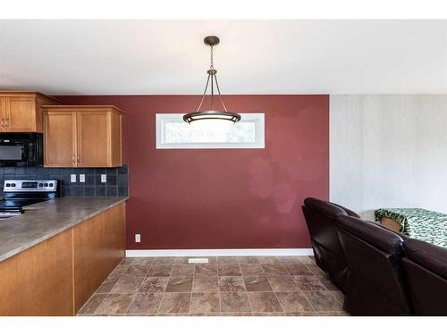 165 Kelloway Crescent, Red Deer, AB - Indoor Photo Showing Kitchen