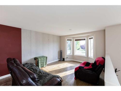 165 Kelloway Crescent, Red Deer, AB - Indoor Photo Showing Living Room