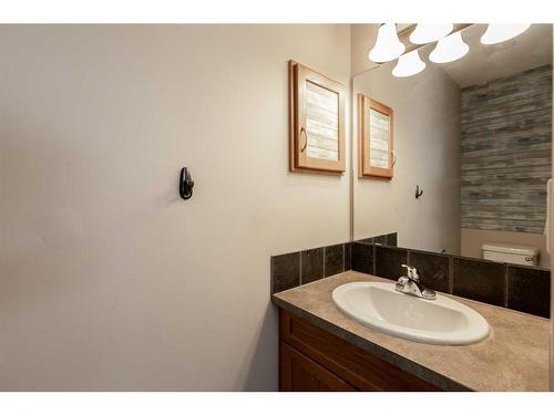 165 Kelloway Crescent, Red Deer, AB - Indoor Photo Showing Bathroom