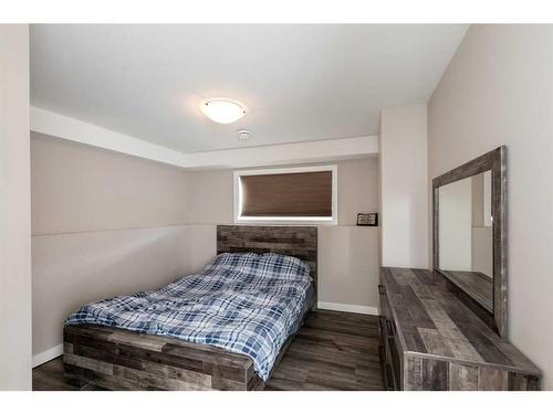 165 Kelloway Crescent, Red Deer, AB - Indoor Photo Showing Bedroom